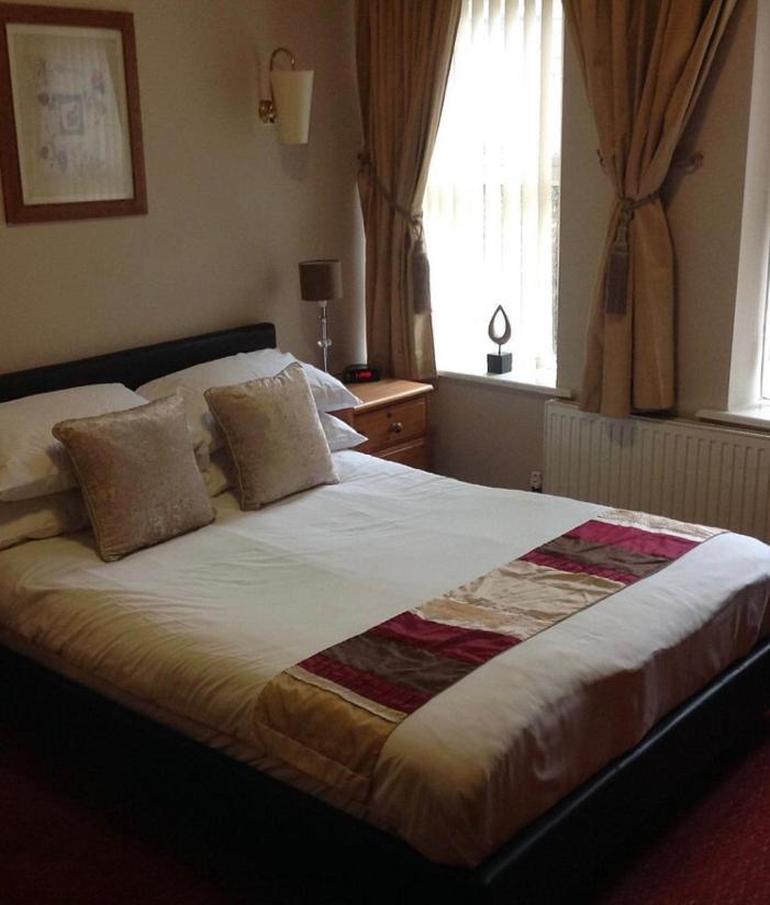 Hotel The Dillwyn Arms Swansea Exterior foto